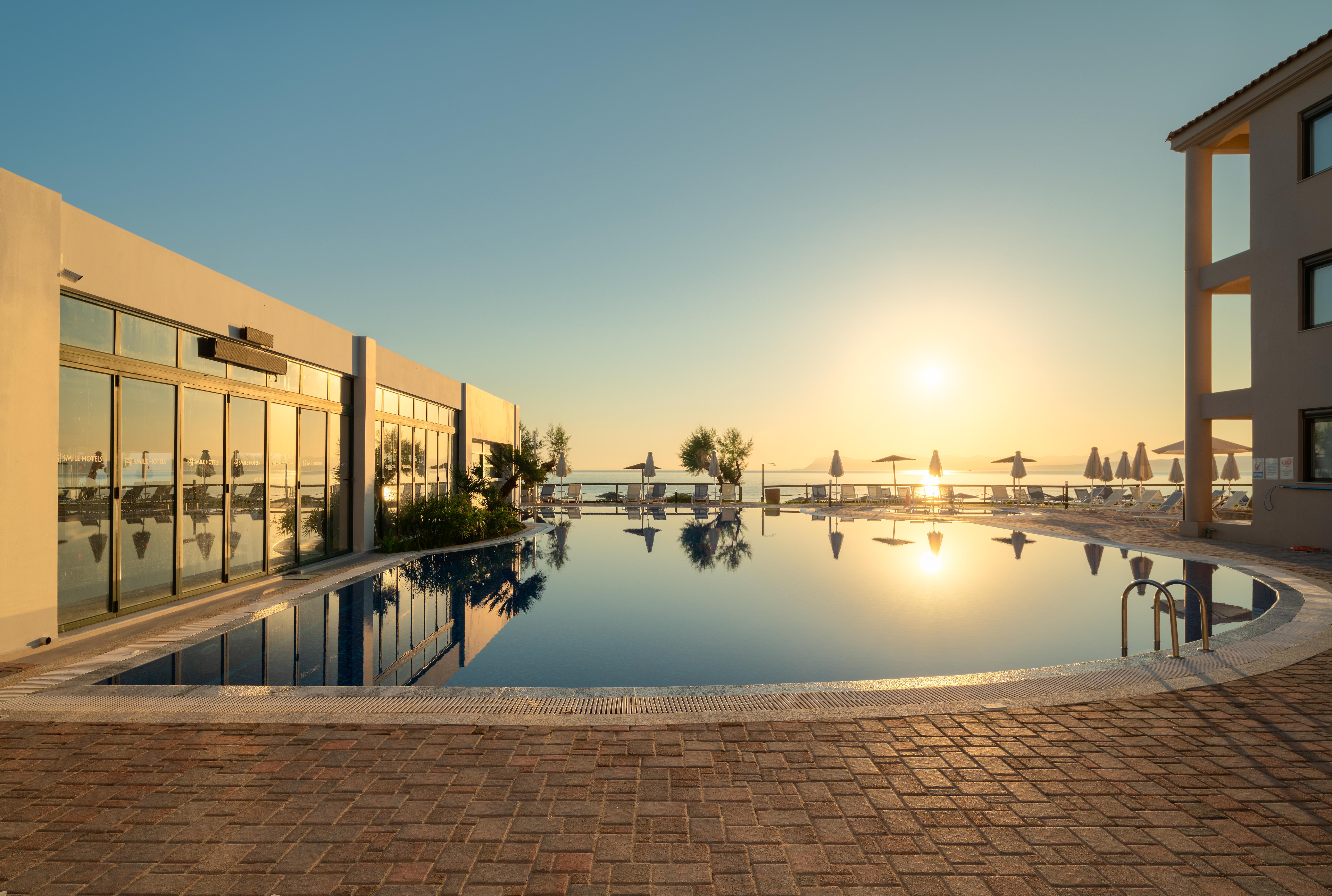 Iolida Beach By Smile Hotels Agia Marina  ภายนอก รูปภาพ